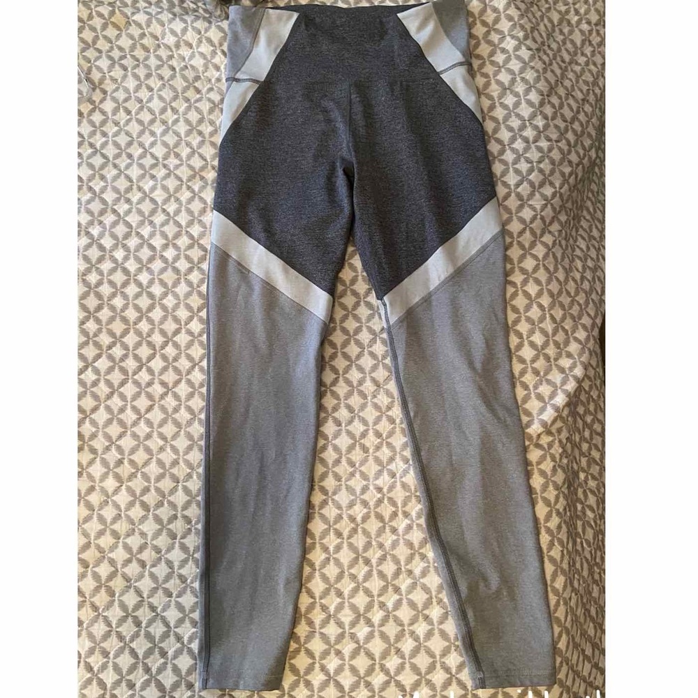 (L) Old Navy Go-Dry High Waisted Leggings
